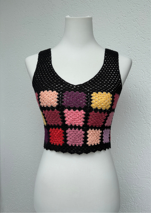 Gehäkeltes Granny-Square Top – Bunt & Handgemacht | Größe S/M