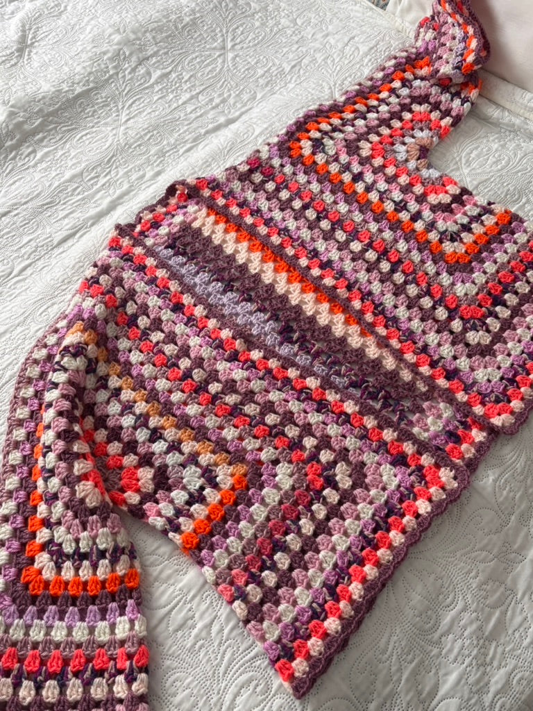 Cardigan in flieder & orange - Hexagon Jacke
