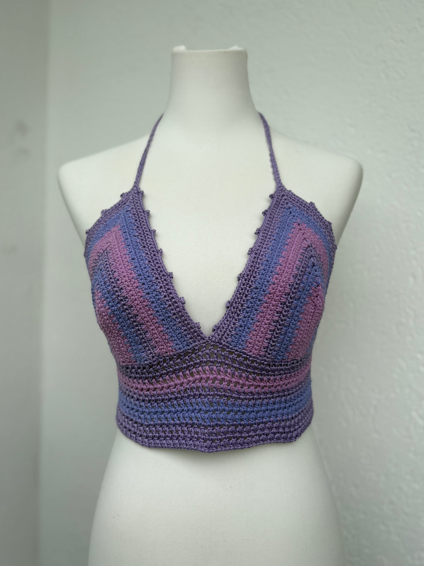 Häkel-Bralette Lila/Flieder – Feste Cups & Luftiger Netz-Body | Größe M