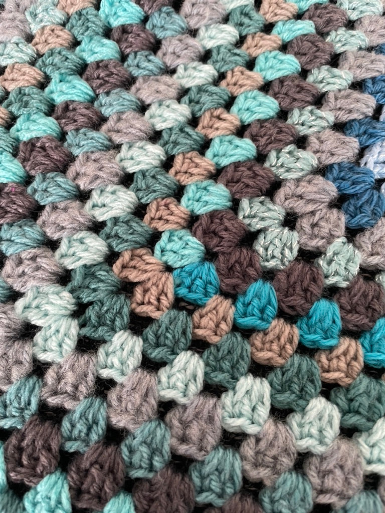 Gehäkelte Stern-Decke – 8 Zacken in Blau/Grau/Türkis | Granny-Stitch