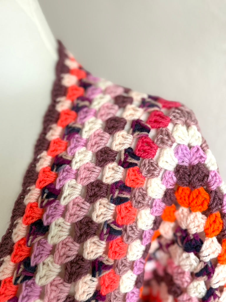 Cardigan in flieder & orange - Hexagon Jacke