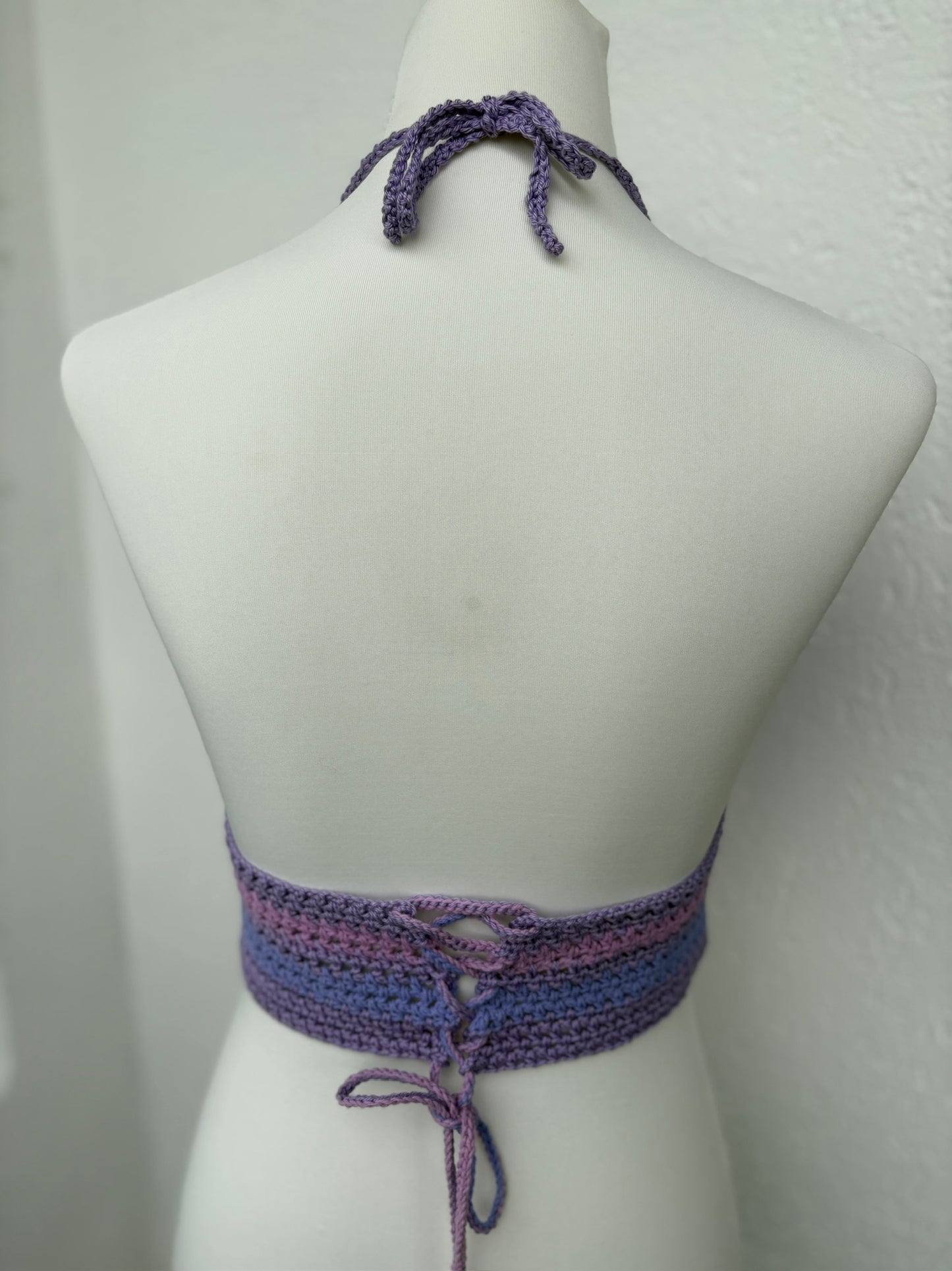 Häkel-Bralette Lila/Flieder – Feste Cups & Luftiger Netz-Body | Größe M