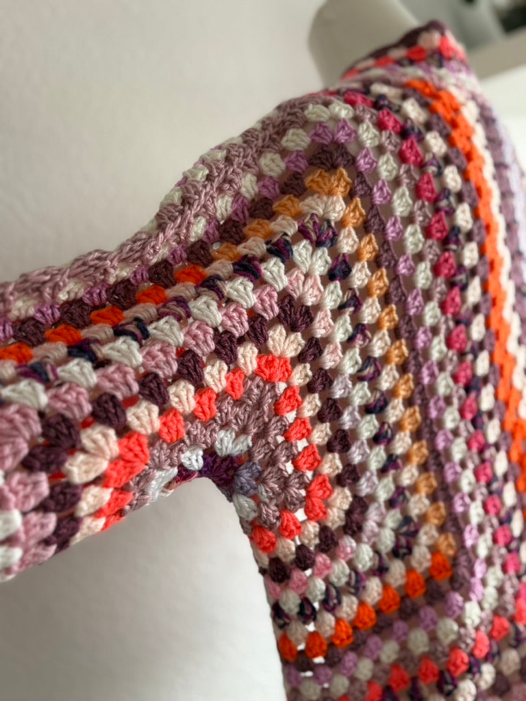 Cardigan in flieder & orange - Hexagon Jacke