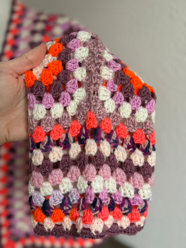Cardigan in flieder & orange - Hexagon Jacke