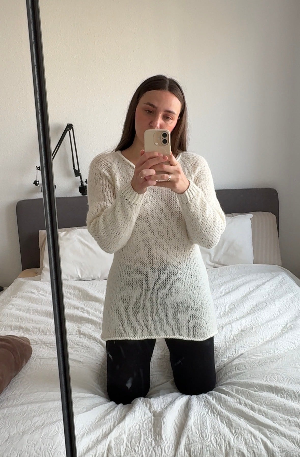 GRATIS: Projekt-Anleitung „Weißer Sweater“ – Flauschiger Mohair-Pulli (PDF)