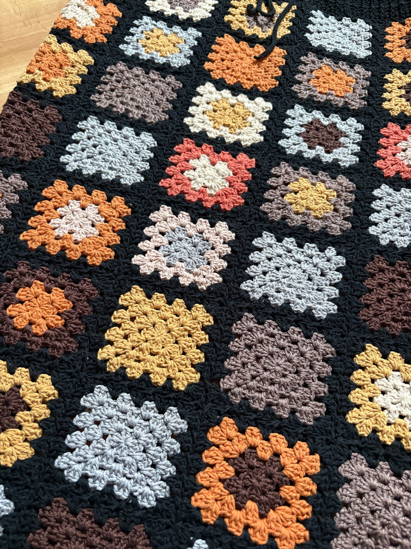 DE | HÄKELANLEITUNG Granny-Square-Rock